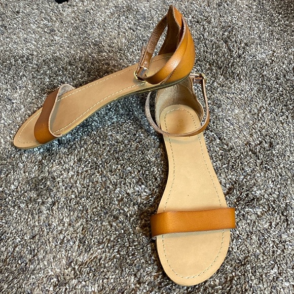 Old Navy Women’s Ankle Strap Brown Sandals sz 8 - Picture 1 of 4